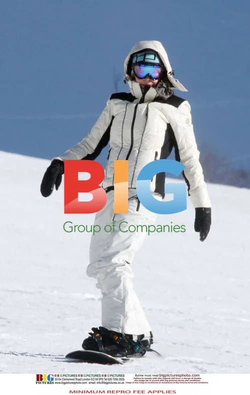 Kylie Minogue and Boyfriend in Alpes Ski Resort