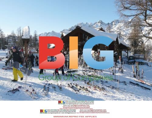 Kylie Minogue with new boyfriend in ski resort