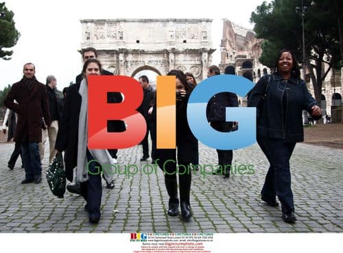 Will Smith & Rosario Dawson Visit Rome Colosseum