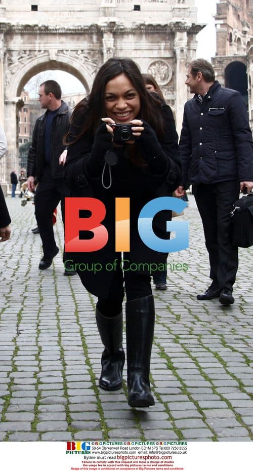 Will Smith and Rosario Dawson visit Colosseum in Rome