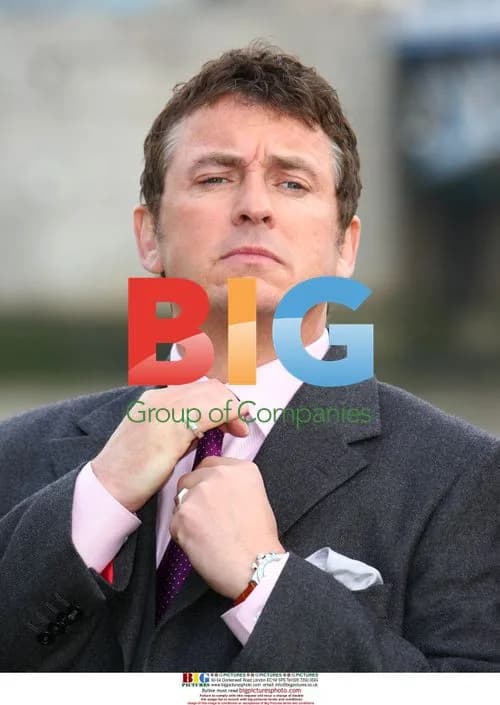 Shane Ritchie and Les Shrapnel as 'Minder' cast