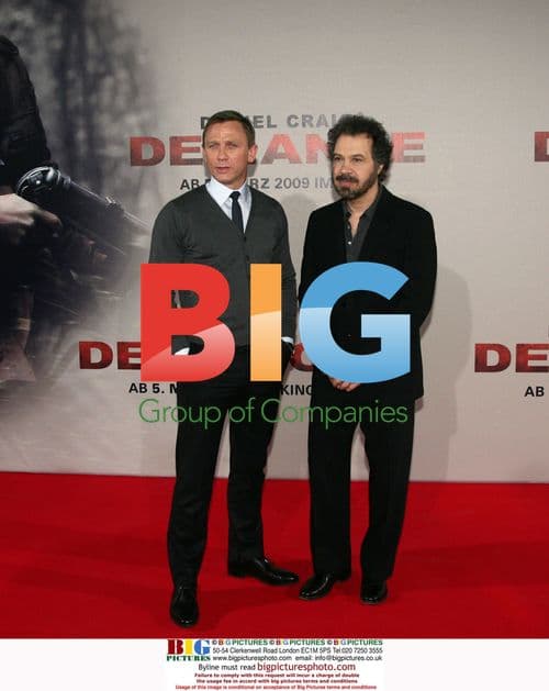 Daniel Craig and Ed Zwick at 'Defiance' Photocall