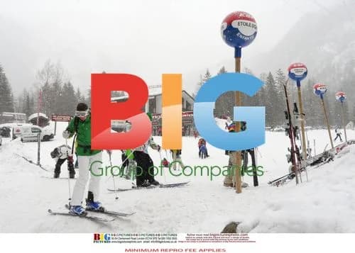 Kylie Minogue and Andres Velencoso in Alpes Ski Resort