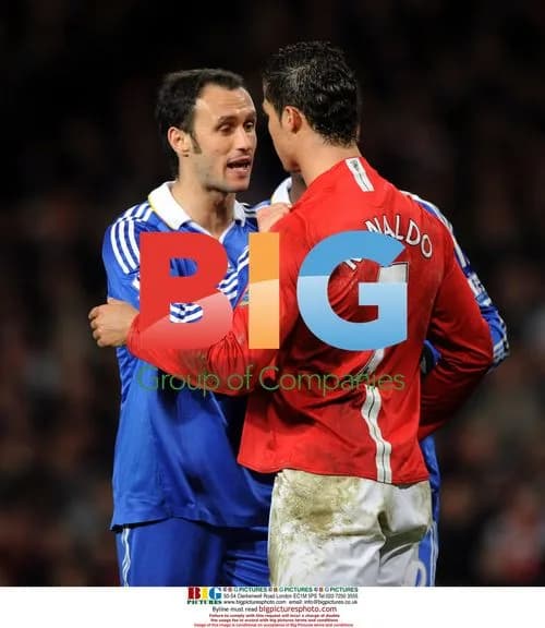 Carvalho confronts Ronaldo in United v Chelsea match