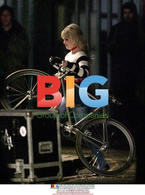 Duffy films diet coke commercial with body double