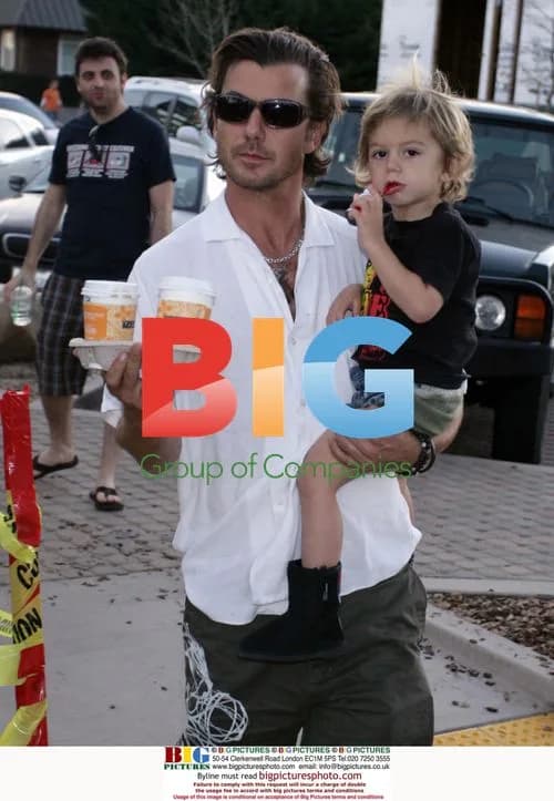 Gavin Rossdale Stops at Starbucks in Malibu