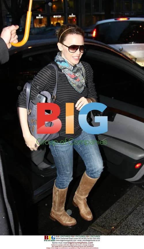 Kylie Minogue Shopping in Paris