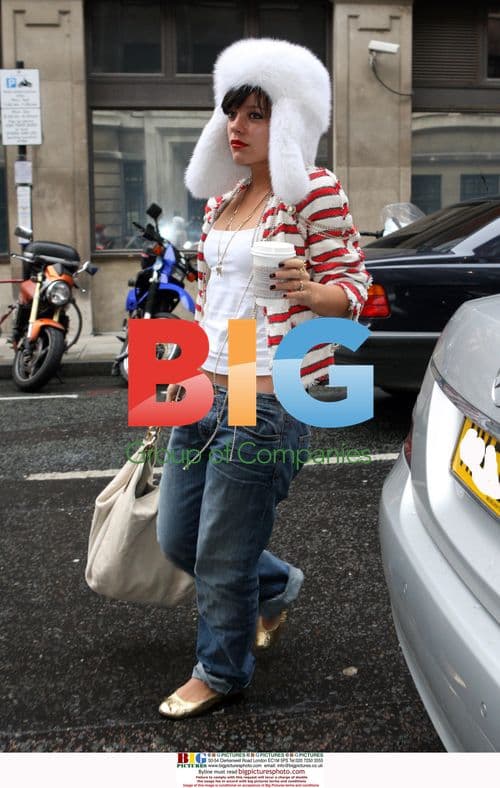 Lilly Allen Out in London Buying Items