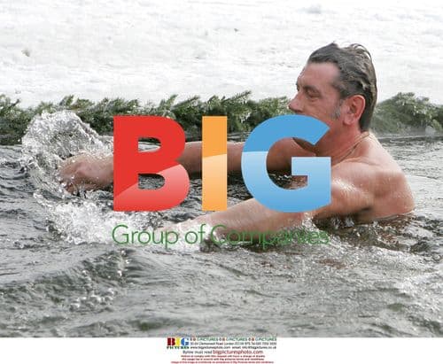 Ukrainian President Yushchenko swims in icy lake