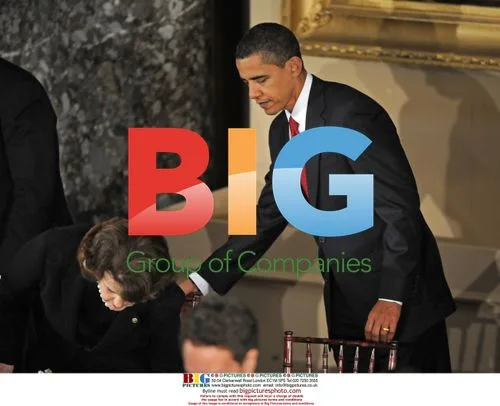 Obama holds Feinstein's chair at Capitol luncheon