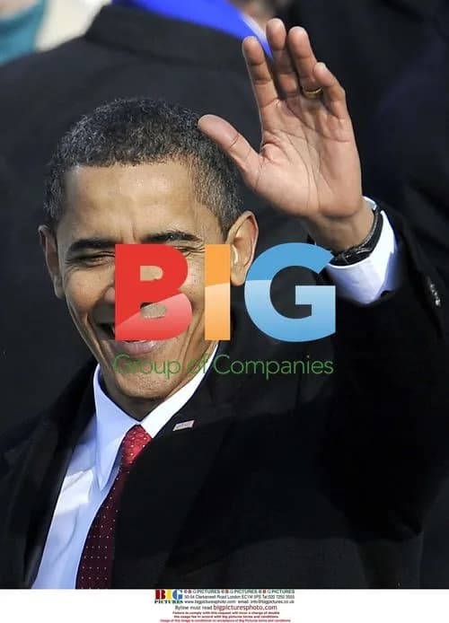 President Obama waves at inauguration