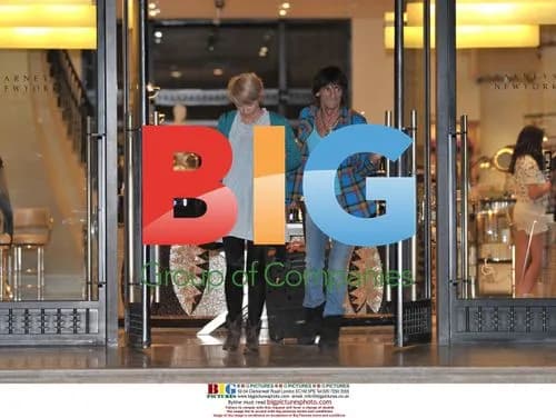 Ronnie Woods shopping with girlfriend