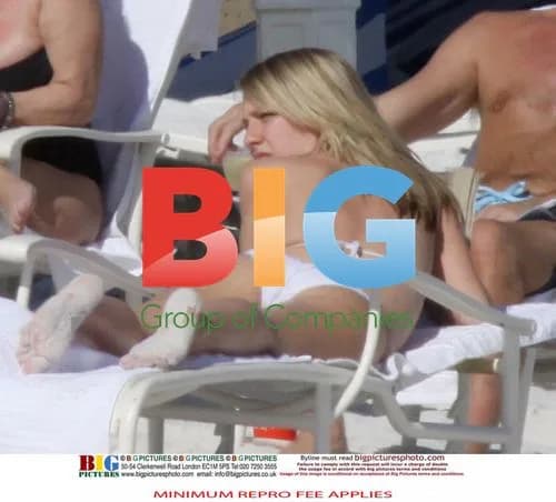 TV Hosts Judy Finnigan and Richard Madeley on Florida Beach