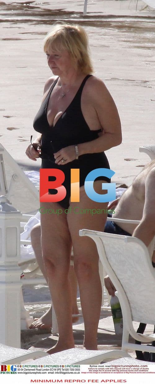 Richard Madeley and Judy Finnigan with Kids at Beach