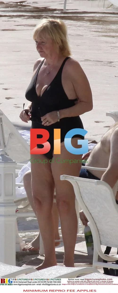 Richard Madeley and Judy Finnigan with Kids at Beach