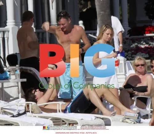 UK TV Hosts Madeley and Finnigan at Florida Beach