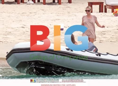 Kate Moss and Jamie Hince on Thailand vacation