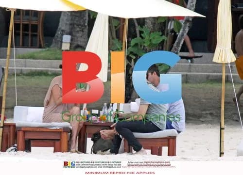 Kate Moss, Jamie Hince enjoy Thailand vacation