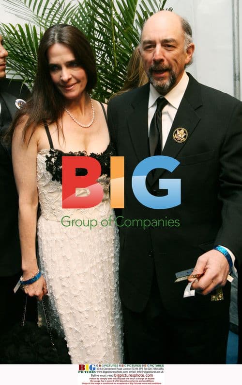 Richard Schiff arrives with wife at Inaugural Ball