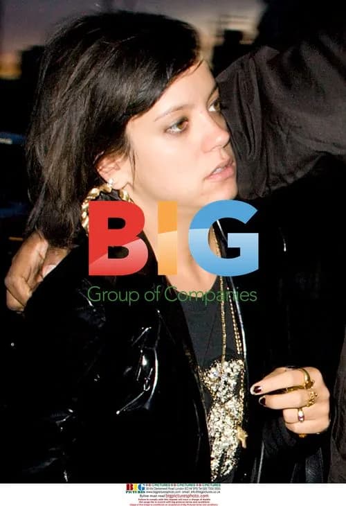 Lily Allen shops on Portabello Road
