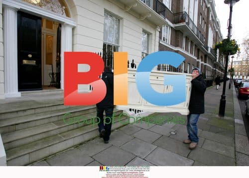 Kelly Brooks friend Suzy Amy moves to new place in London