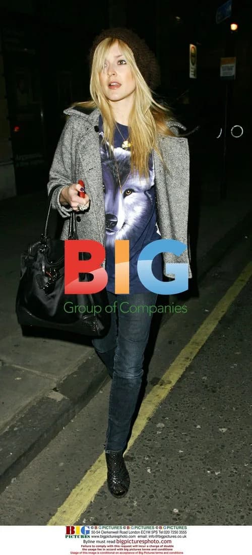 Fearne Cotton leaving Radio 1 studios