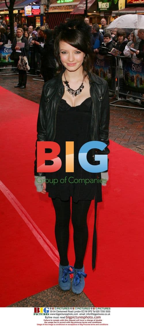 Dakota Blue Richards at "The Secret of Moonacre" premiere