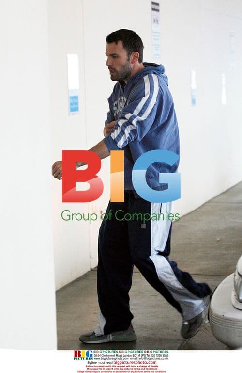 Ben Affleck shields daughter Violet