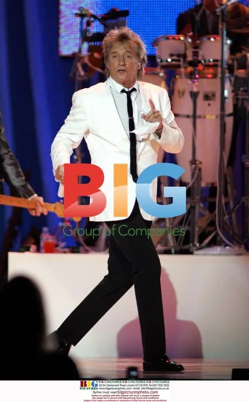 Rod Stewart Performs in Florida Concert