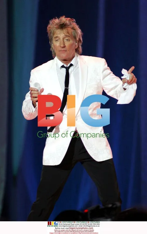 Rod Stewart Performs in Florida Concert
