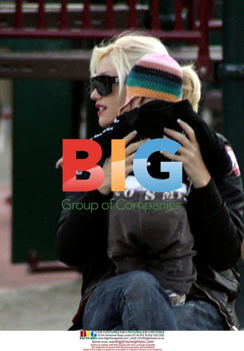 Gwen Stefani Playing With Sons in Park