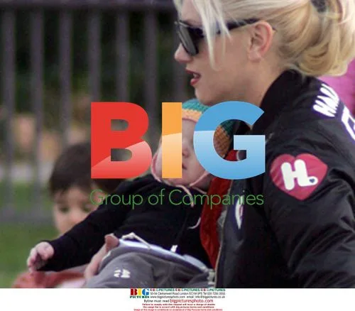 Gwen Stefani Playing with Sons in Park