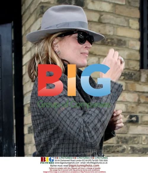 Kate Moss and Jamie Hince leave London home