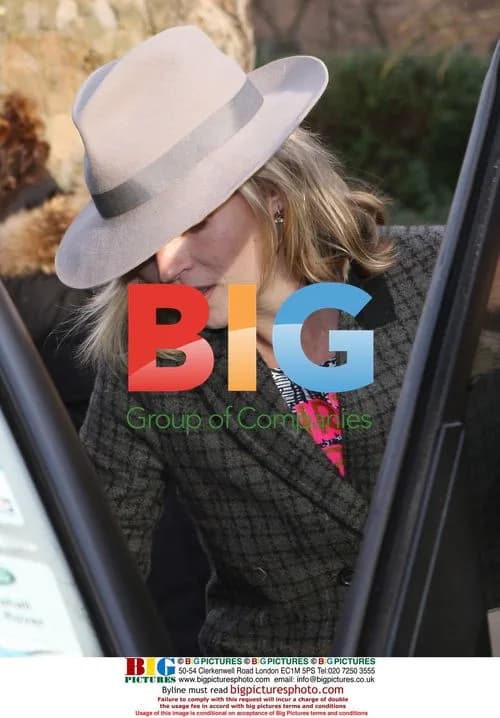 Kate Moss and Jamie Hince leave London home