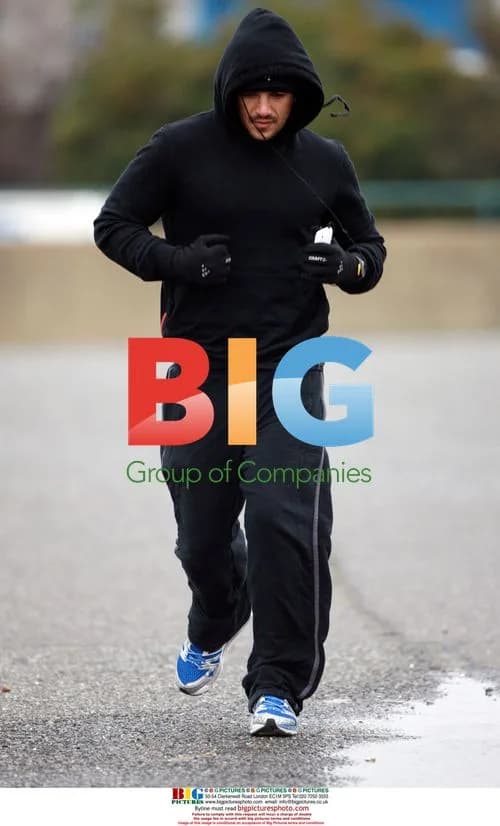 Peter Andre Exercises in Tracksuit