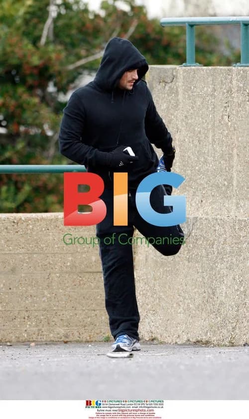 Peter Andre Jogging in Tracksuit