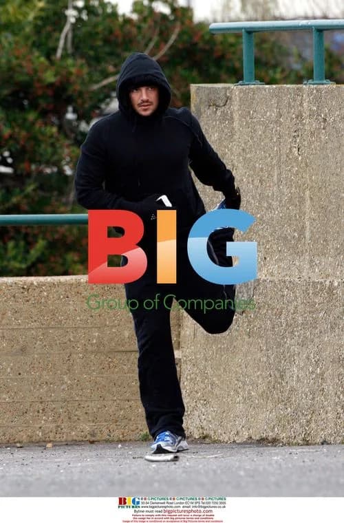 Peter Andre Jogging in Tracksuit