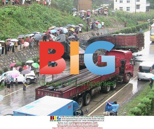 Deadly traffic accident in China due to heavy rain