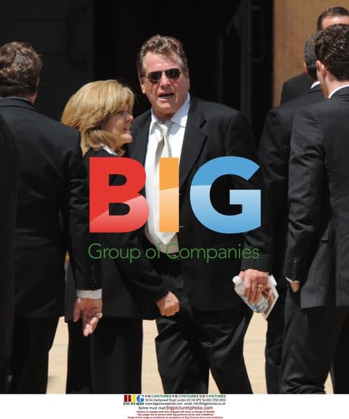 Ryan O'Neal arrives for Farrah Fawcett funeral