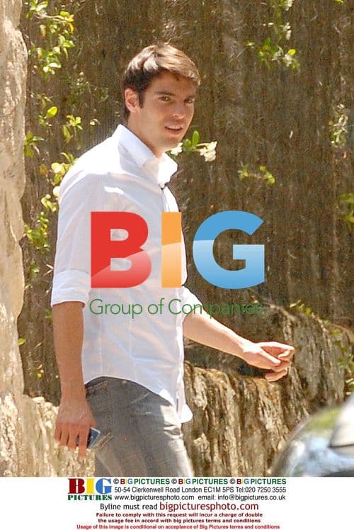 Kaka Hunting for New Home in Madrid