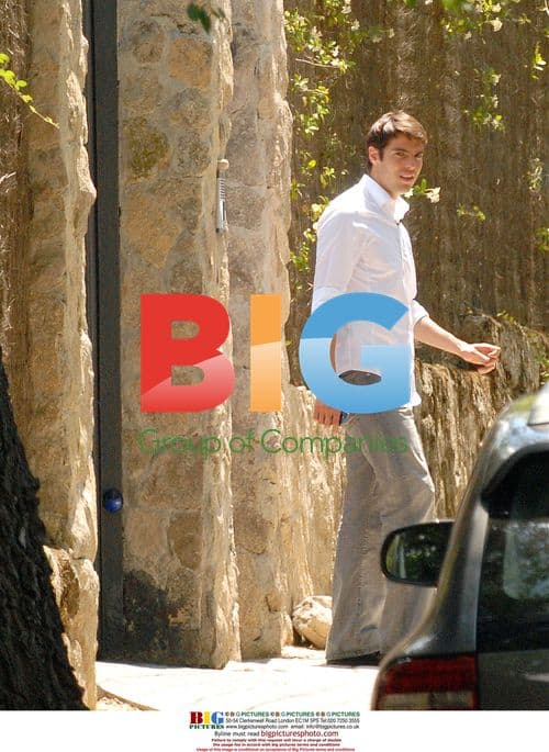 Kaka hunting for new home in Madrid