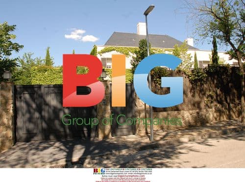 Kaka Hunts for New Home in Madrid