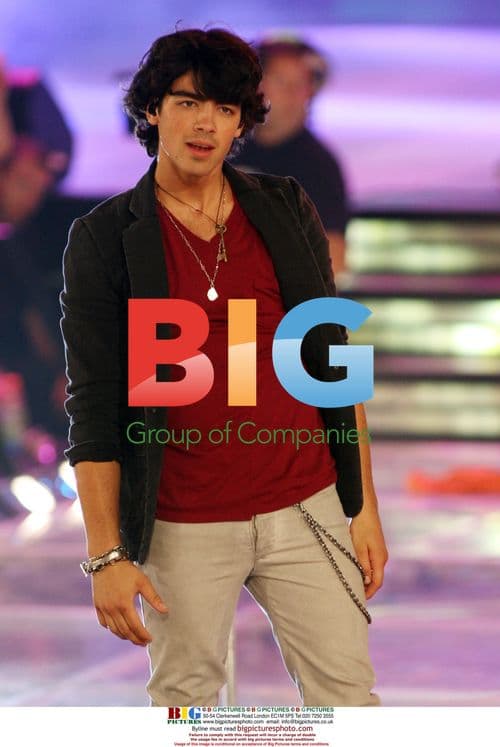 Jonas Brothers host 2009 Much Music Video Awards