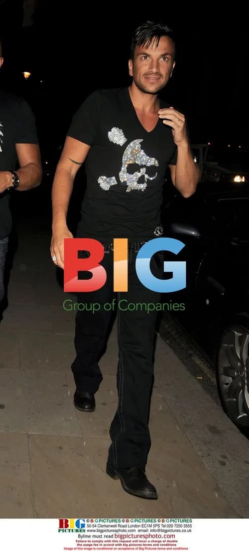 Peter Andre Returns to Hotel