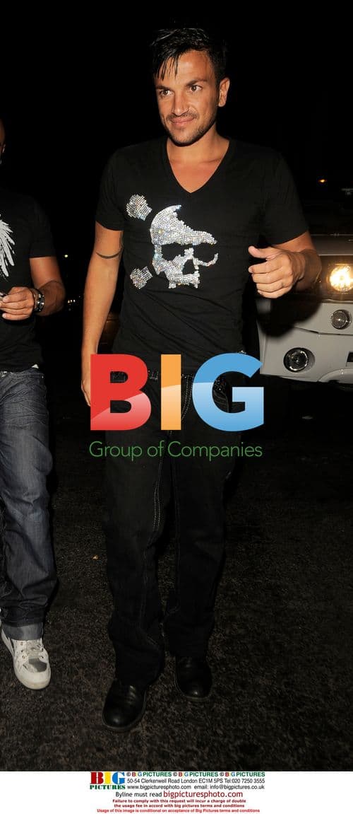 Peter Andre and brother return to hotel