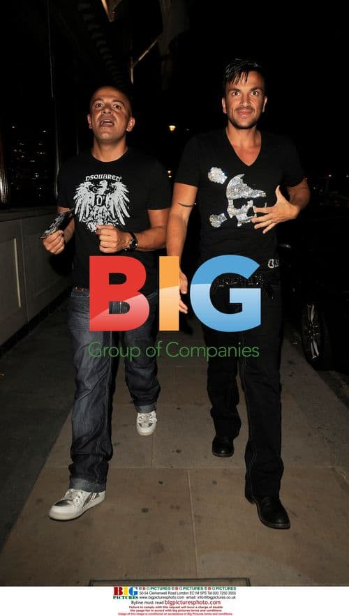 Peter Andre Returns to Hotel with Brother