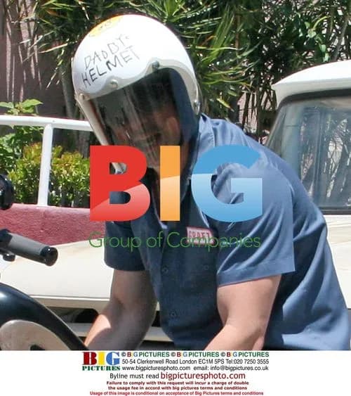 Brad Pitt Bums Ride Off Paparazzi