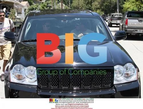 Brad Pitt Bumps Ride From Paparazzi
