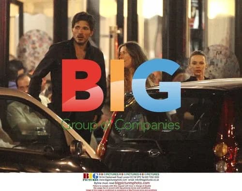 Kylie Minogue and boyfriend at Paris cafe