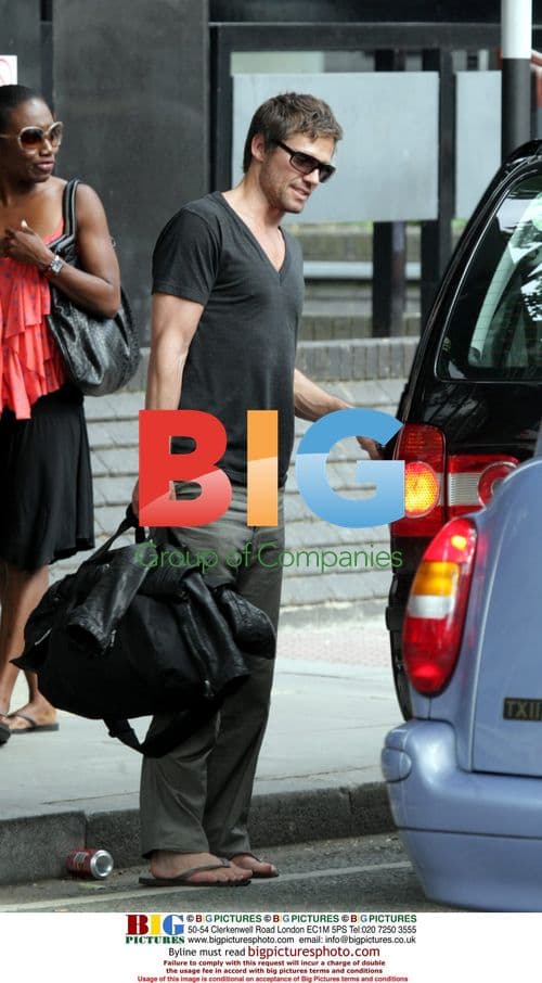Jason Orange arrives in London from Manchester